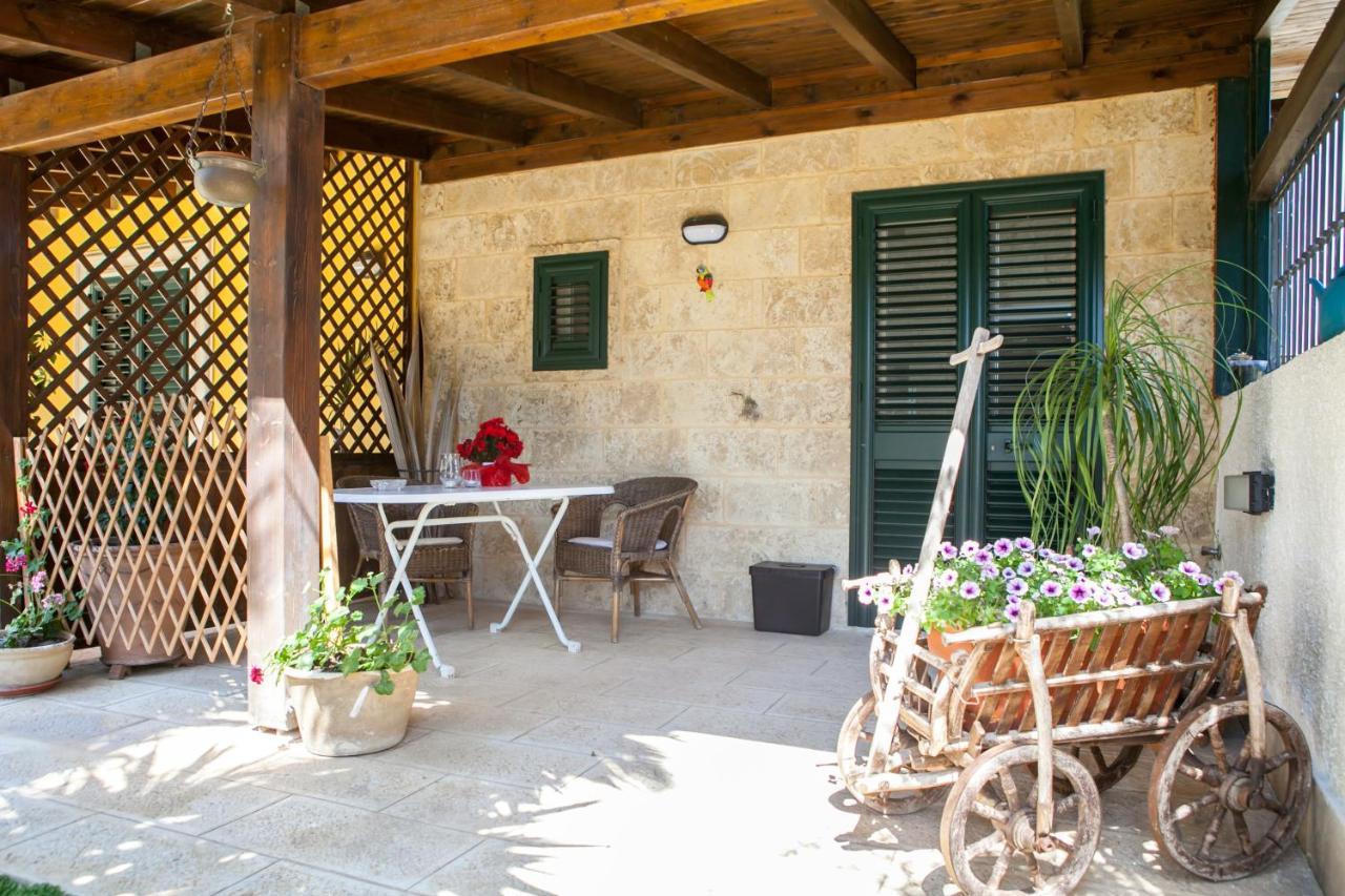 B&B I Tre Ulivi Саличе-Салентино Экстерьер фото